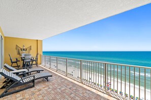 Property grounds - 2BR/BA Tropic Winds 1008 - BeachService Included - Beachfront!! (Panama City Beach)