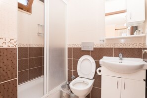 Standard-Doppelzimmer | Badezimmer