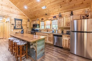 Fridge, microwave, oven, stovetop - Customer Appreciation Year!! See Discount information in Ad (Bryson City)