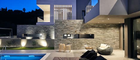 Outdoor pool, pool loungers