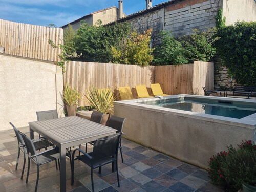 House with an outdoor pool in Saint-Rémy-de-Provence