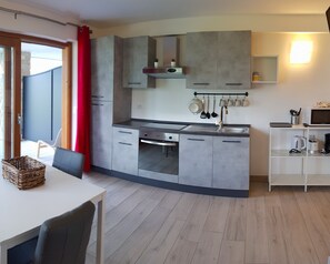 Fridge, oven, dishwasher, coffee/tea maker - Villa Vagne Sunrise Lake View Patio (Tremosine)