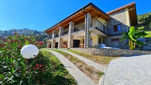 Exterior - Villa Vagne Sunset Lake View Patio (Tremosine)