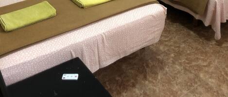 經濟三人房, 共用浴室 | 免費 Wi-Fi