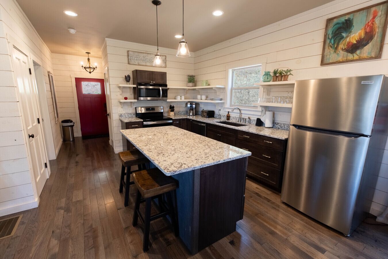 冰箱、微波炉、烤箱、炉灶