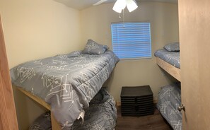 3 bedrooms, WiFi, bed sheets - Spacious 3-Bedroom 2-Bath Houseboat in Venice for Rent (Venice)