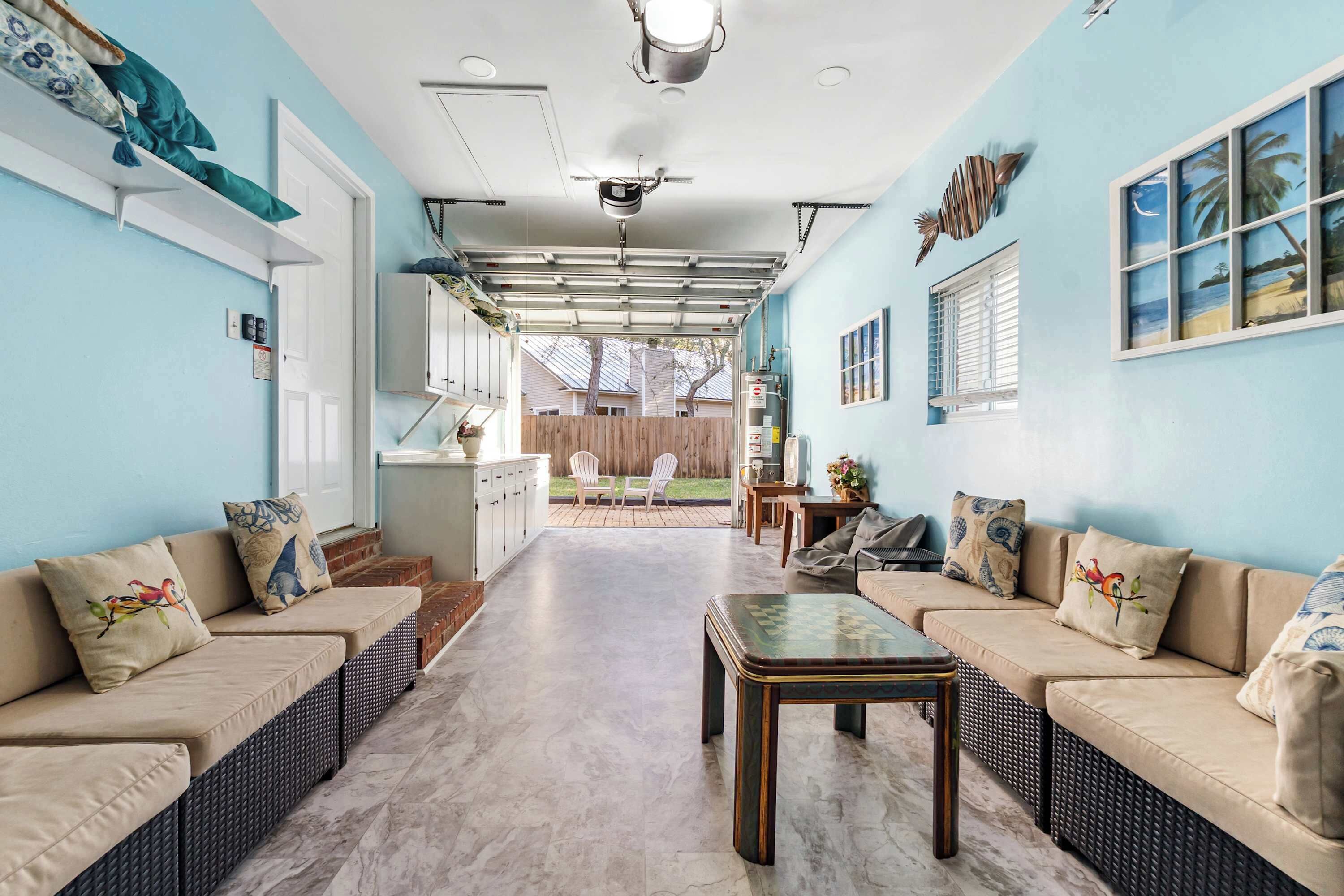 Televisión y oficina 