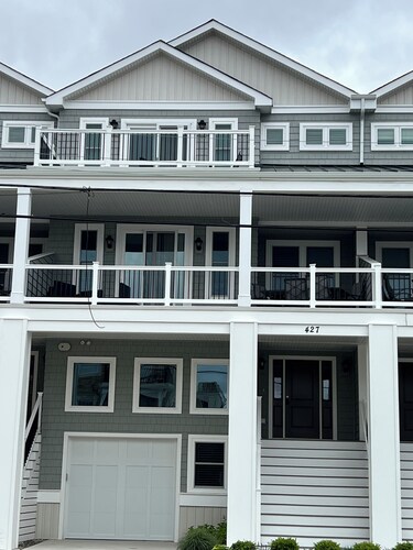 Luxury beachblock house with pool, oceanview, 4 decks near boardwalk