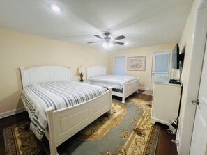 6 bedrooms, WiFi, wheelchair access