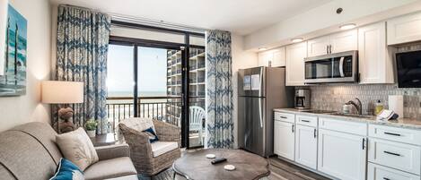 TV connectée, lecteur de DVD, livres, médiathèque