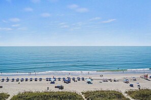 Beach - Classy & coastal oceanfront condo- Pools, hot tubs, pool bar, lazy river! (North Myrtle Beach)