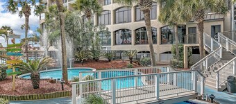 Stylish and very clean oceanfront condo- Pools, hot tubs, pool bar, lazy river!