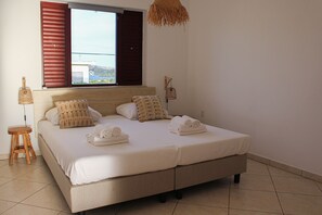 2 chambres, fer et planche à repasser, Wi-Fi gratuit, draps fournis