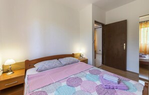 1 bedroom, free WiFi, bed sheets