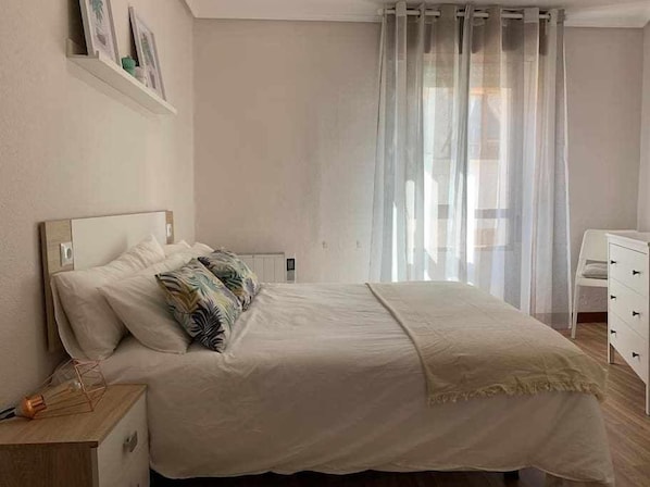 2 Schlafzimmer, Bügeleisen/Bügelbrett, Reisekinderbett, kostenloses WLAN
