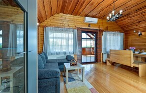 Smart-TV, Kamin, Tischfußball