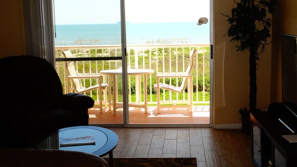 TV - Stunning DIRECT Oceantfront 3 Bedroom, 2 Bathroom Unit at Spanish Main Condos (Cocoa Beach)
