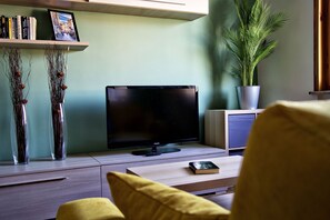 TV - Casa Zoe Apartment Parma (Parma)