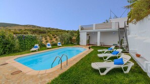Pool - Dehesa de las Casas Algarinejo by Ruralidays (Granada)
