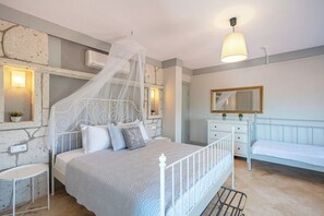 Soundproofing, free WiFi