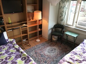 3 slaapkamers, een strijkplank/strijkijzer, wifi, beddengoed