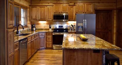 ~Where Else~ A Luxury Cabin Sleeps 11 Near Beavers Bend