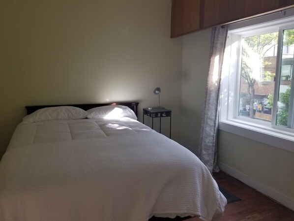 Habitación básica | Ropa de cama de alta calidad, camas extra gratis y wifi gratis 