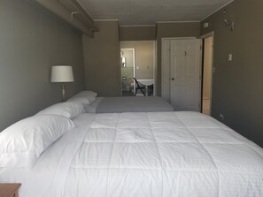 基本客房 | 高級寢具、免費折疊床/加床、免費無線上網、床單