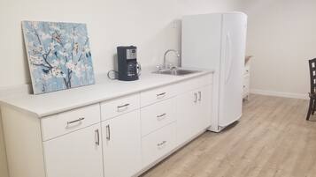 Room | Premium bedding, free rollaway beds, free WiFi, bed sheets