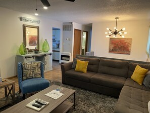 Smart TV, fireplace, Netflix, streaming services