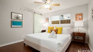 2 bedrooms, desk, iron/ironing board, free WiFi