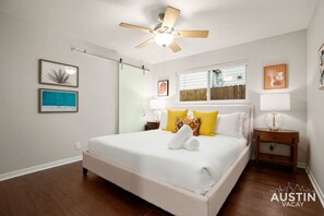 2 bedrooms, desk, iron/ironing board, free WiFi