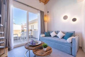 Deluxe Maisonette with Balcony Pool View | In-room safe, laptop workspace, soundproofing, iron/ironing board - Mirablue Luxury Residences (Kassandra)