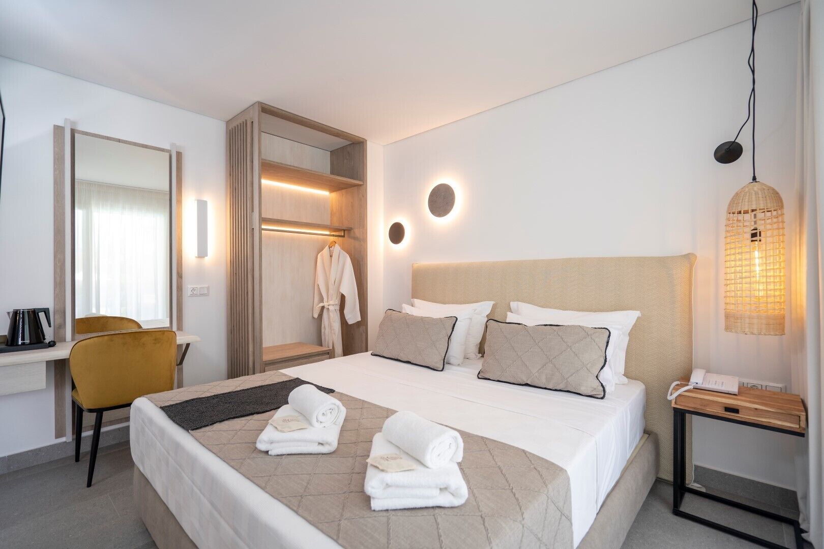 Executive Maisonette with Balcony Pool Front | In-room safe, laptop workspace, soundproofing, iron/ironing board
