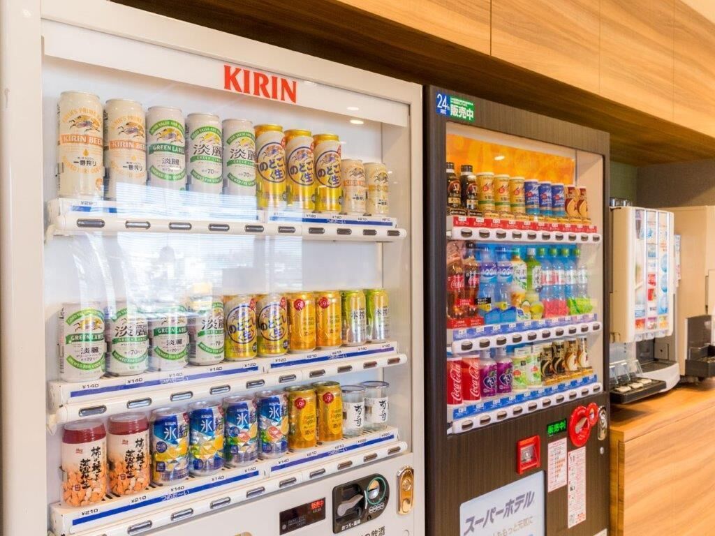 Getränke- und Snackautomaten.