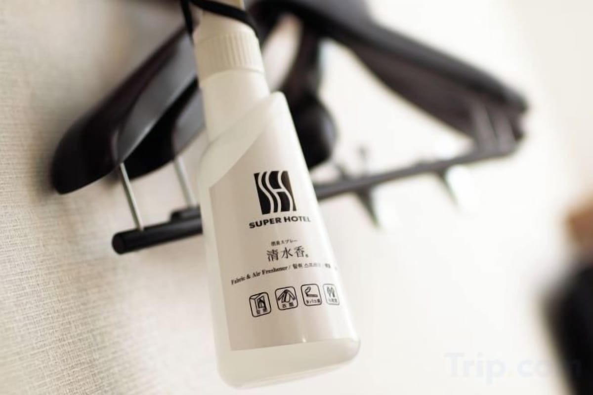 Amenidades de baño | Tina con regadera, amenidades de baño gratuitas, secadora de cabello
