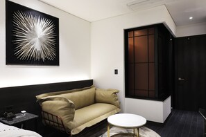 Premium Double Room | Free minibar, laptop workspace, free WiFi, bed sheets - Mari Hotel (Paju)