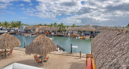 Waterfront Studio 2| Couples Oasis | Kayaks | Pool