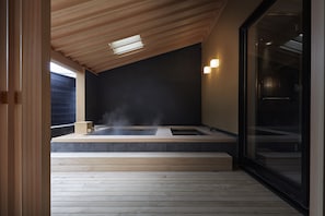 Suite, Annex ("NUREBA") | Badezimmer