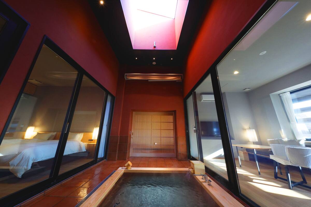 Suite ("AKANE")