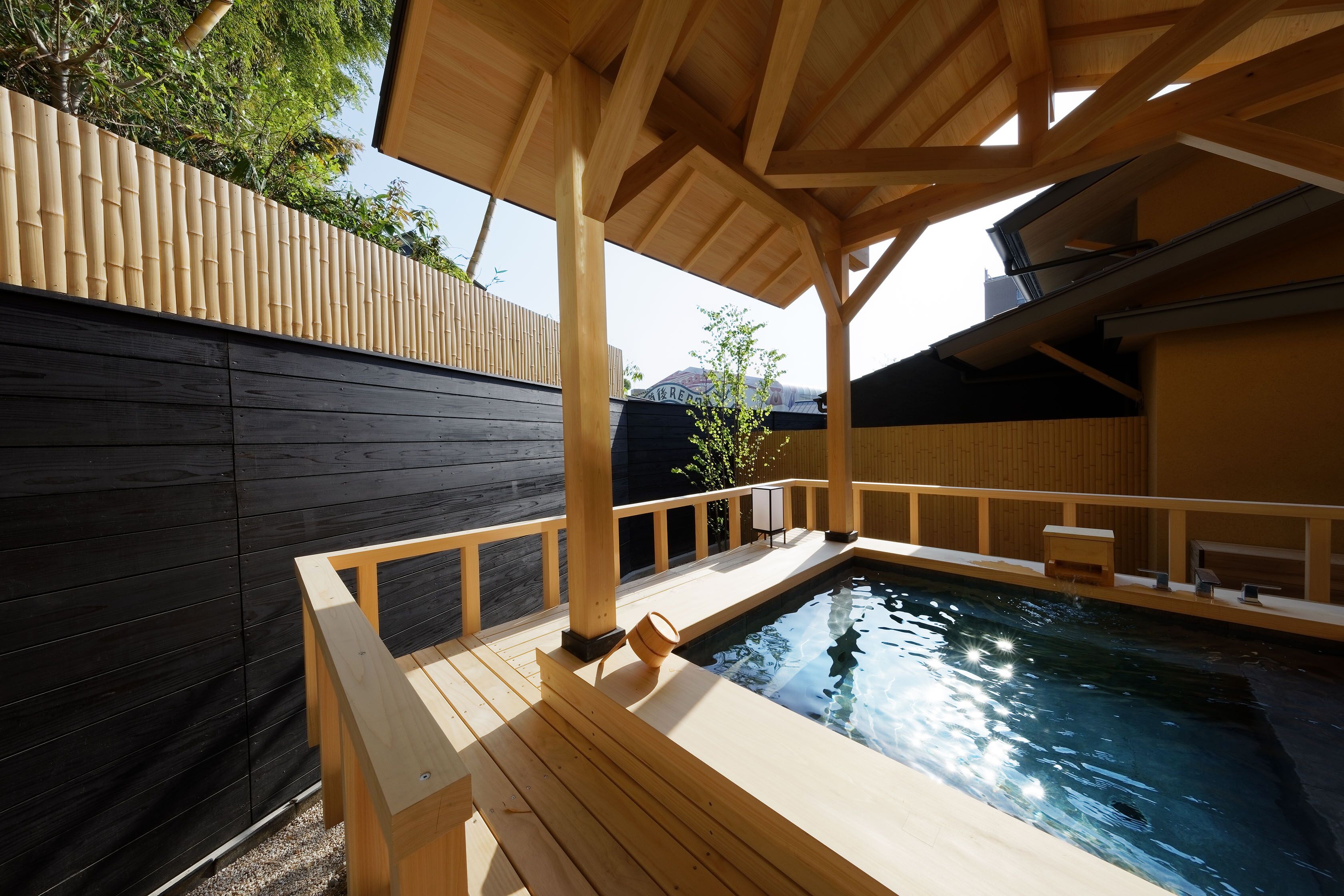 Suite "MOEGI" | Bathroom | Separate bathtub and shower, spring water bathtub, free toiletries