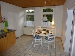 Dining - "The Old Heroes Flat" (Hermannsburg)