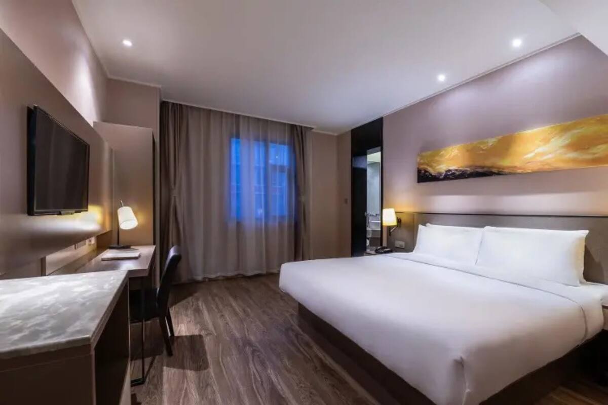 Desk, blackout drapes, WiFi (free), bed sheets