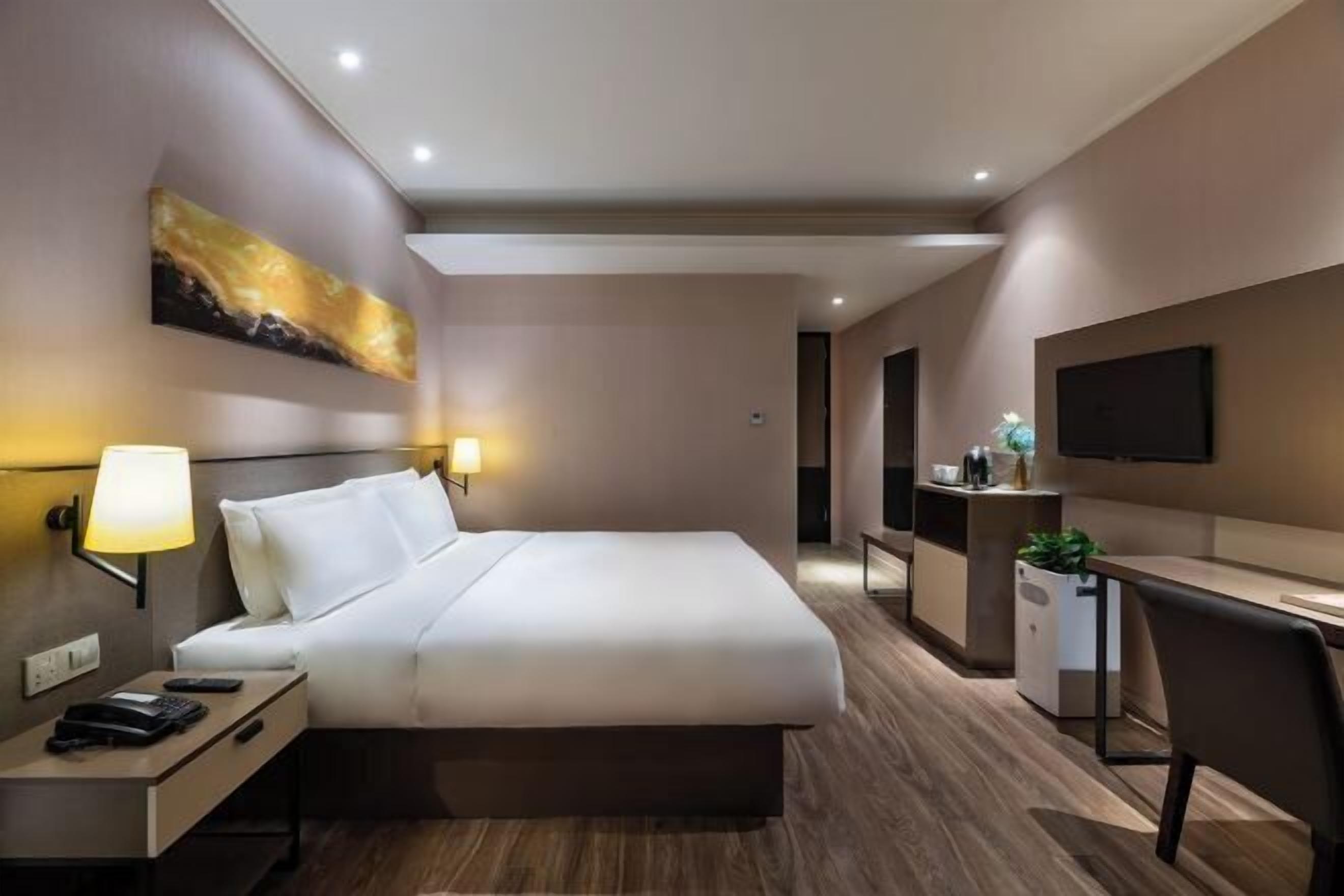 書桌、遮光窗簾/窗簾、免費 Wi-Fi、床單