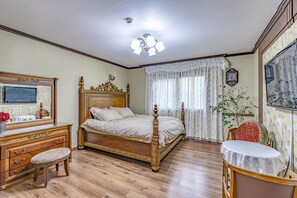 2 bedrooms, laptop workspace, free WiFi