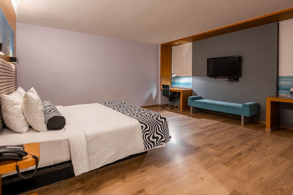 1 Schlafzimmer, Zimmersafe, laptopgeeigneter Arbeitsplatz, Zustellbetten
