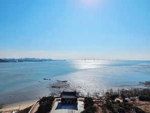 Premier Double Room, Ocean View/Terrace | Terrace/patio - Airsky Hotel (Incheon)