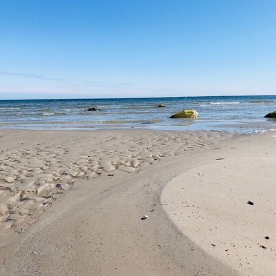 LIMESTONE COTTAGE CLOSE TO OCEAN & BISTRO