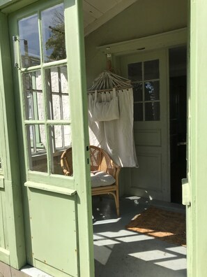 Exterior detail - LIMESTONE COTTAGE CLOSE TO OCEAN & BISTRO (Burgsvik)