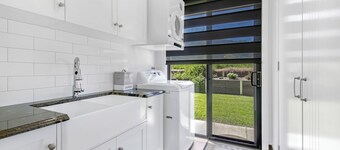 Casa Paradiso - Brand New Luxury 5 Bedroom Rural Retreat